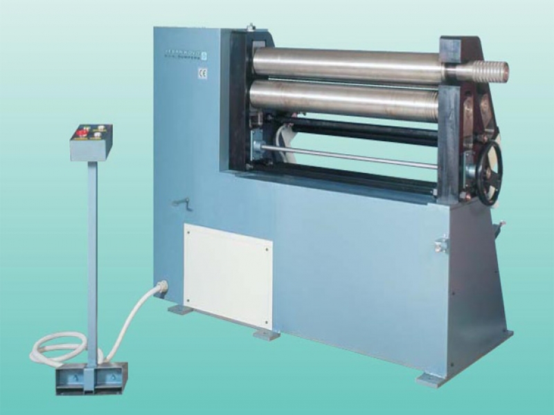 Zakružovačka plechu strojní XZC 1000/8 E 